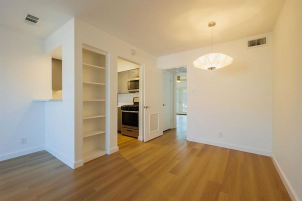 Empty room, Interior, Pendant Lights, Wood Texture Flooring