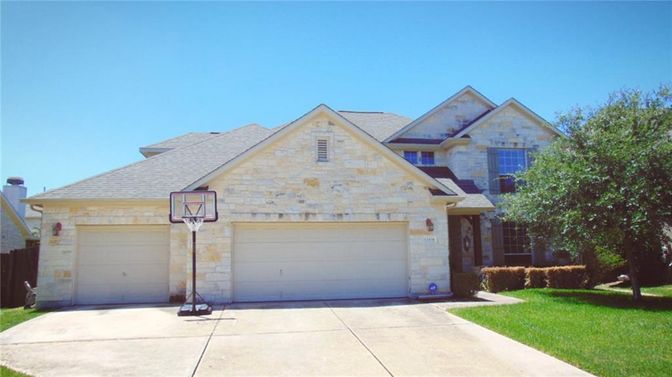 Attached, Exterior, Facade, Brick Traditional