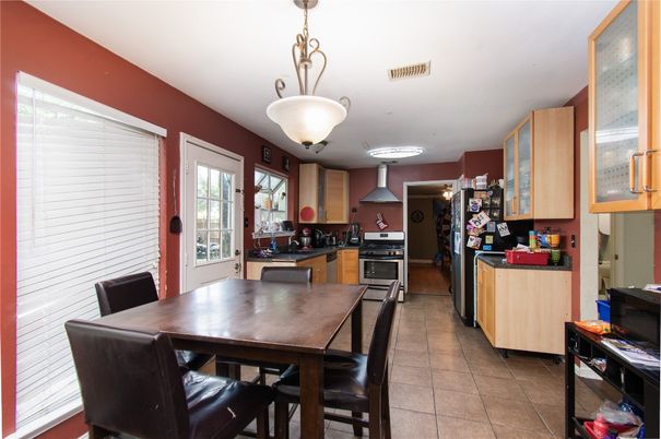 Dining room, Interior, Kitchen, Stainless Steel Appliances