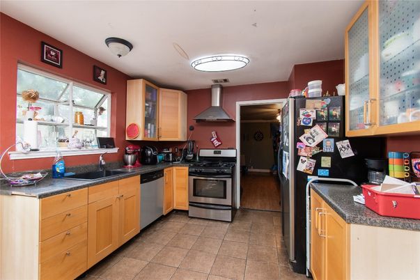 Interior, Kitchen, Stainless Steel Appliances
