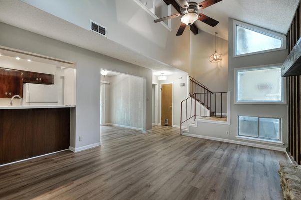 Interior, Pendant Lights, Wood Texture Flooring