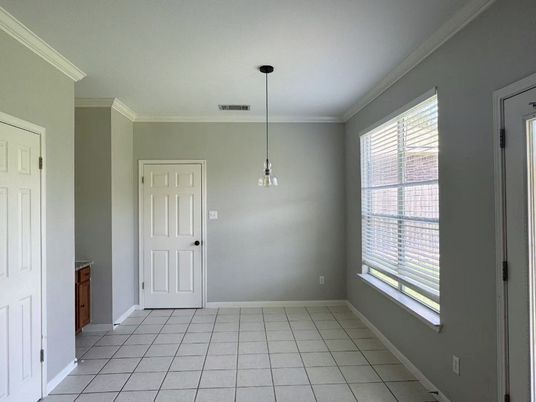 Empty room, Interior, Pendant Lights