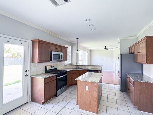 Interior, Kitchen, Pendant Lights, Recessed Lighting