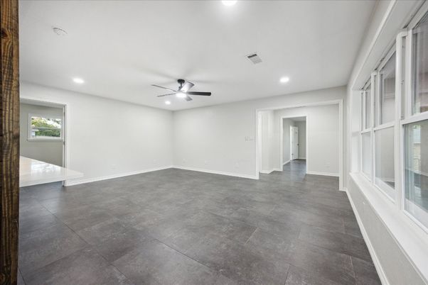 Empty room, Interior, Recessed Lighting