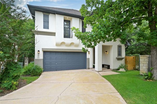Attached, Exterior, Facade, Spanish Mediterranean