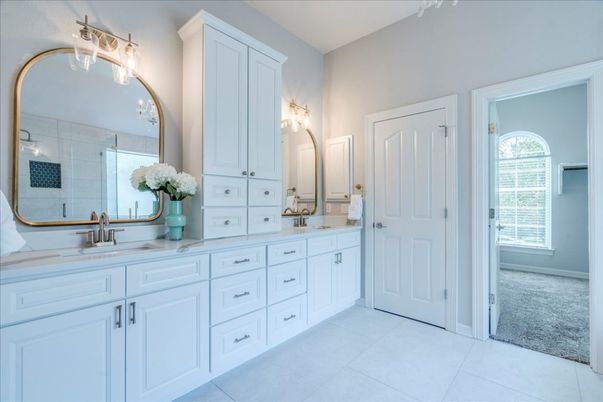 Bathroom, Dual Sink Vanities, Interior