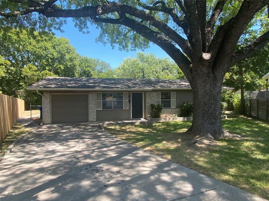 Attached, Exterior, Facade, Ranch