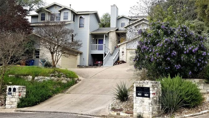 Attached, Exterior, Facade, Mediterranean