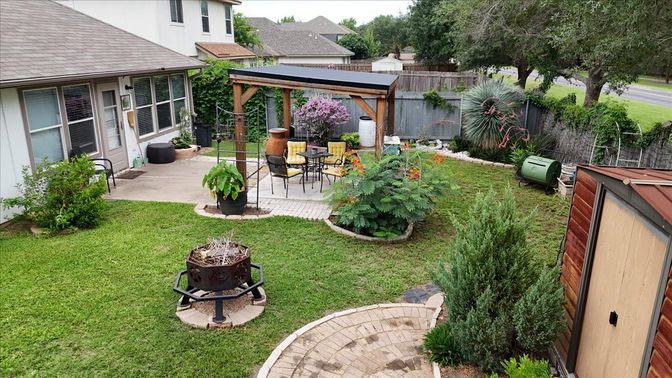 Backyard, Exterior