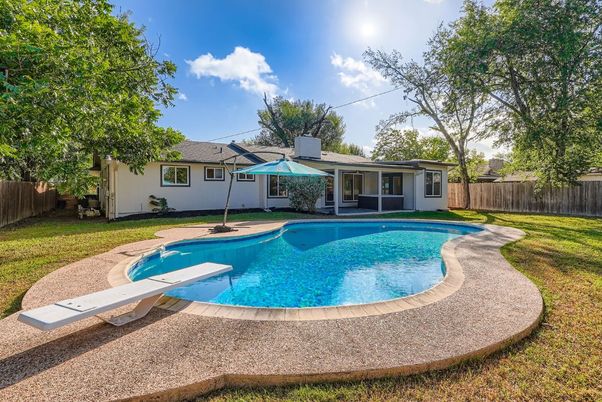 Exterior, Pool