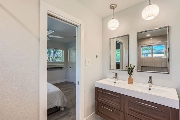 Bathroom, Bedroom, Dual Sink Vanities, Interior, Pendant Lights, Wood Texture Flooring