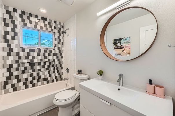 Bathroom, Interior, Recessed Lighting