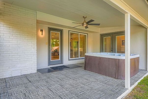 Exterior, Hot Tub