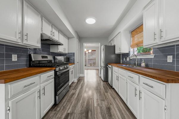 Interior, Kitchen, Recessed Lighting, Wood Texture Flooring