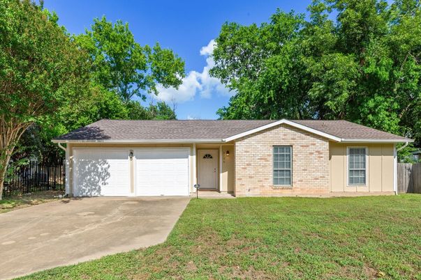 Attached, Backyard, Exterior, Facade, Brick Facade, Ranch