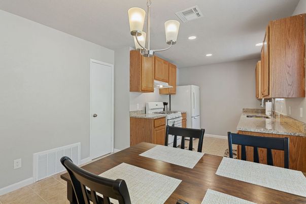 Dining room, Interior, Kitchen, Recessed Lighting