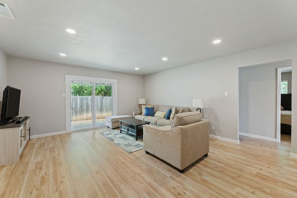 Interior, Living room, Recessed Lighting, Wood Texture Flooring