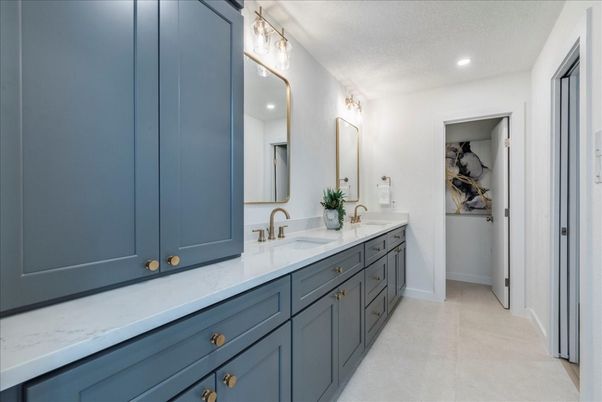 Bathroom, Dual Sink Vanities, Interior, Recessed Lighting