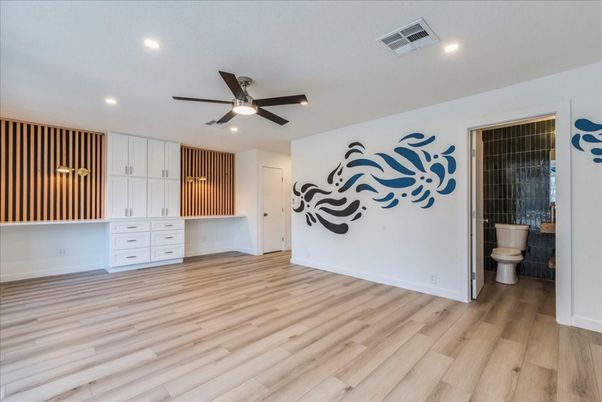 Interior, Recessed Lighting, Wood Texture Flooring