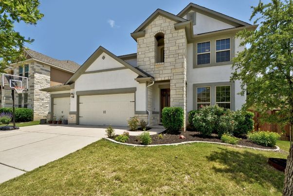 Attached, Exterior, Facade, Farmhouse