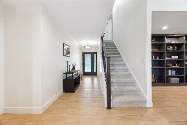 Interior, Recessed Lighting, Wood Texture Flooring
