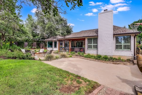Backyard, Exterior, Facade, Ranch