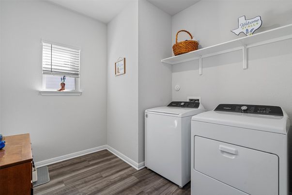 Interior, Washer, Wood Texture Flooring