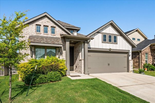 Attached, Exterior, Facade, Brick Traditional