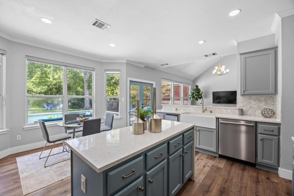 Chandelier, Dining room, Interior, Kitchen, Recessed Lighting, Wood Texture Flooring