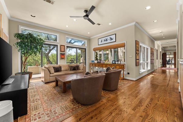 Interior, Living room, Recessed Lighting, Wood Texture Flooring