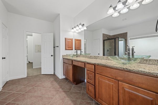 Bathroom, Dual Sink Vanities, Interior