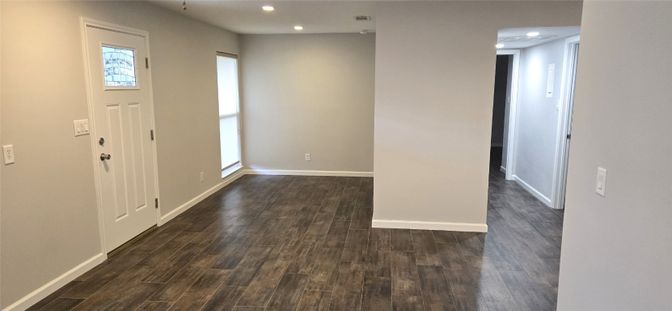 Empty room, Interior, Recessed Lighting, Wood Texture Flooring