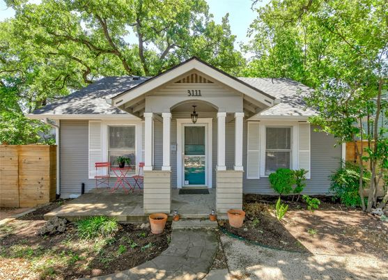 Exterior, Facade, Ranch