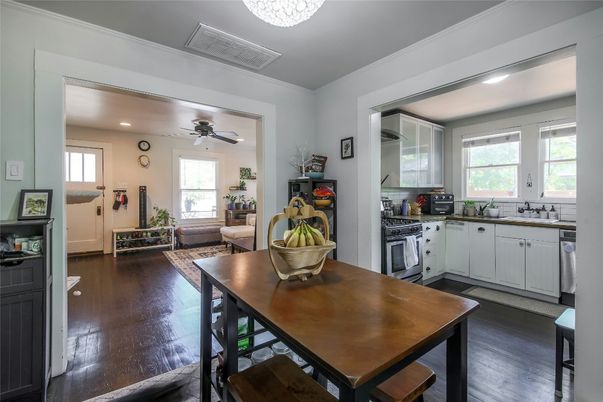 Dining room, Interior, Kitchen, Recessed Lighting, Wood Texture Flooring