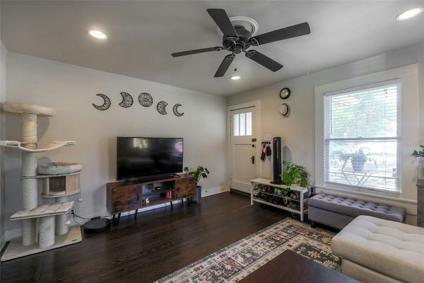 Interior, Recessed Lighting, Wood Texture Flooring