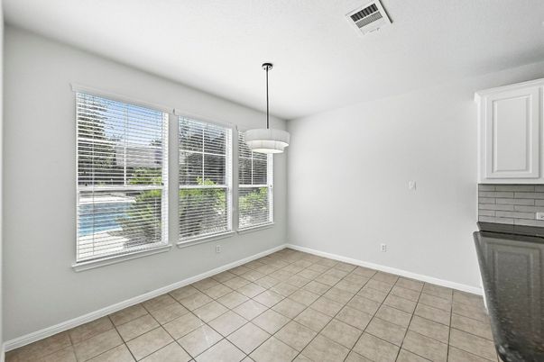 Empty room, Interior, Pendant Lights