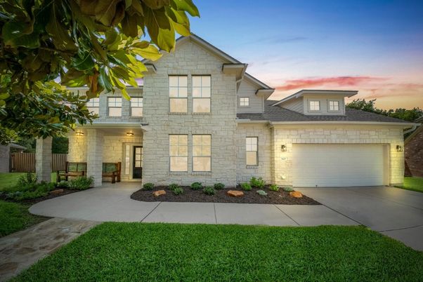 Attached, Exterior, Facade, Brick Traditional