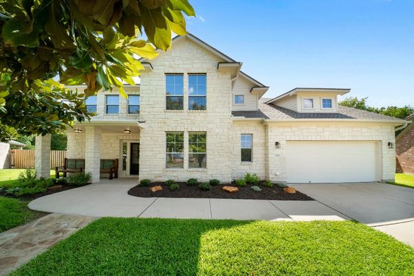 Attached, Exterior, Facade, Brick Traditional
