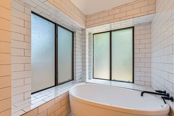 Bathroom, Free Standing Baths, Interior