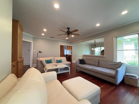 Interior, Living room, Pendant Lights, Recessed Lighting, Wood Texture Flooring