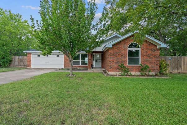 Attached, Exterior, Facade, Brick Facade, Ranch