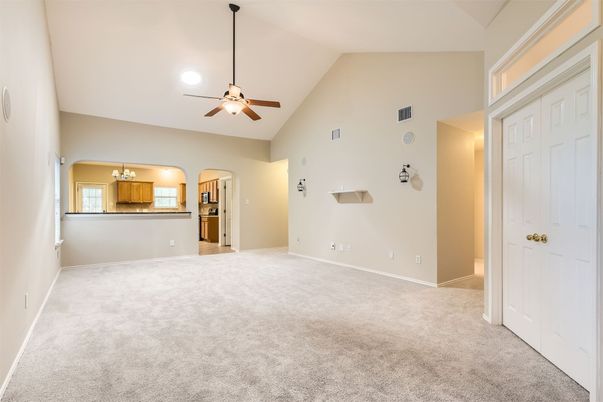 Empty room, Interior, Recessed Lighting
