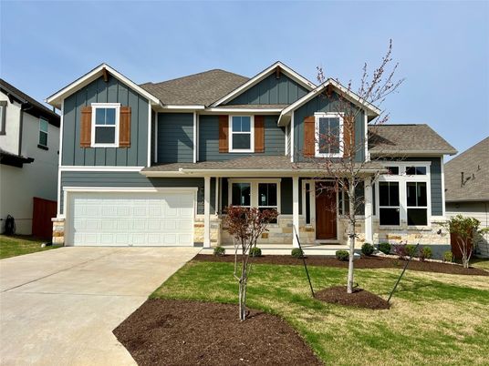 Attached, Exterior, Facade, American Craftsman