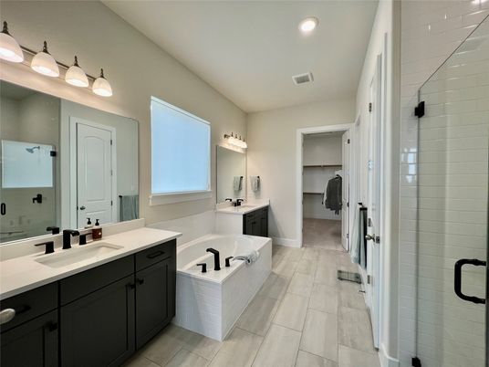 Bathroom, Dual Sink Vanities, Interior, Recessed Lighting