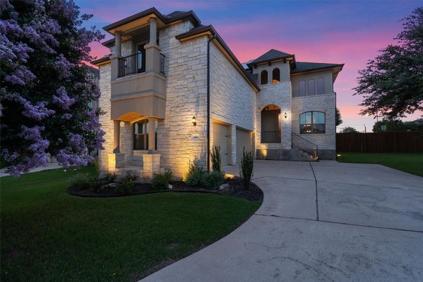 Exterior, Facade, Mediterranean