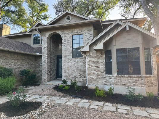 Exterior, Facade, Brick Facade, American Craftsman