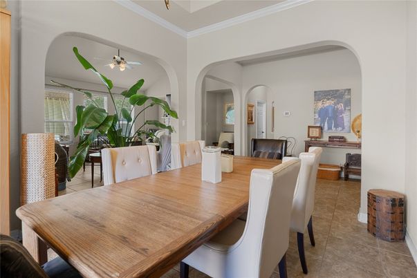 Dining room, Interior