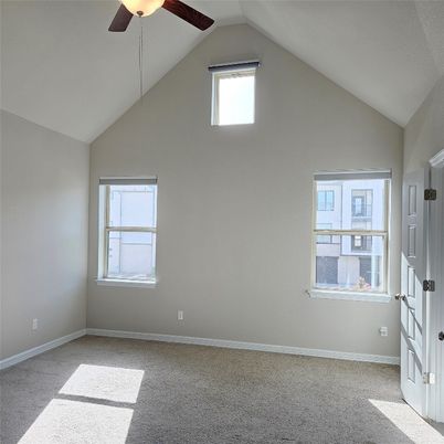 Empty room, Interior