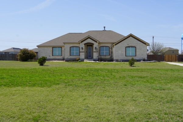 Backyard, Exterior, Facade, Brick Facade, Ranch