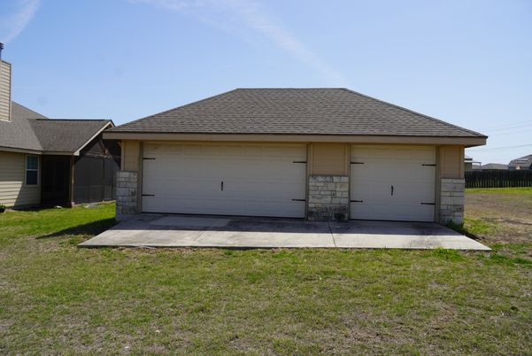 Detached Garage, Exterior